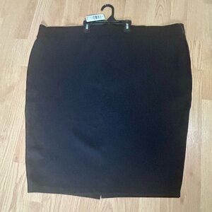 New Torrid skirt black pencil woman size 4 xlarge (26)